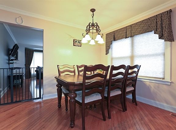 5th image of 4102 N Oleander Ave