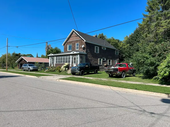 511 Cedar St, Sault Sainte Marie, MI 49783