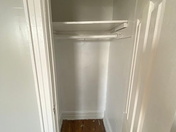 5th image of 954 E 227th St #2
