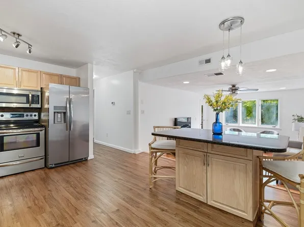 30 Chapman St Unit 203, Weymouth, MA 02189