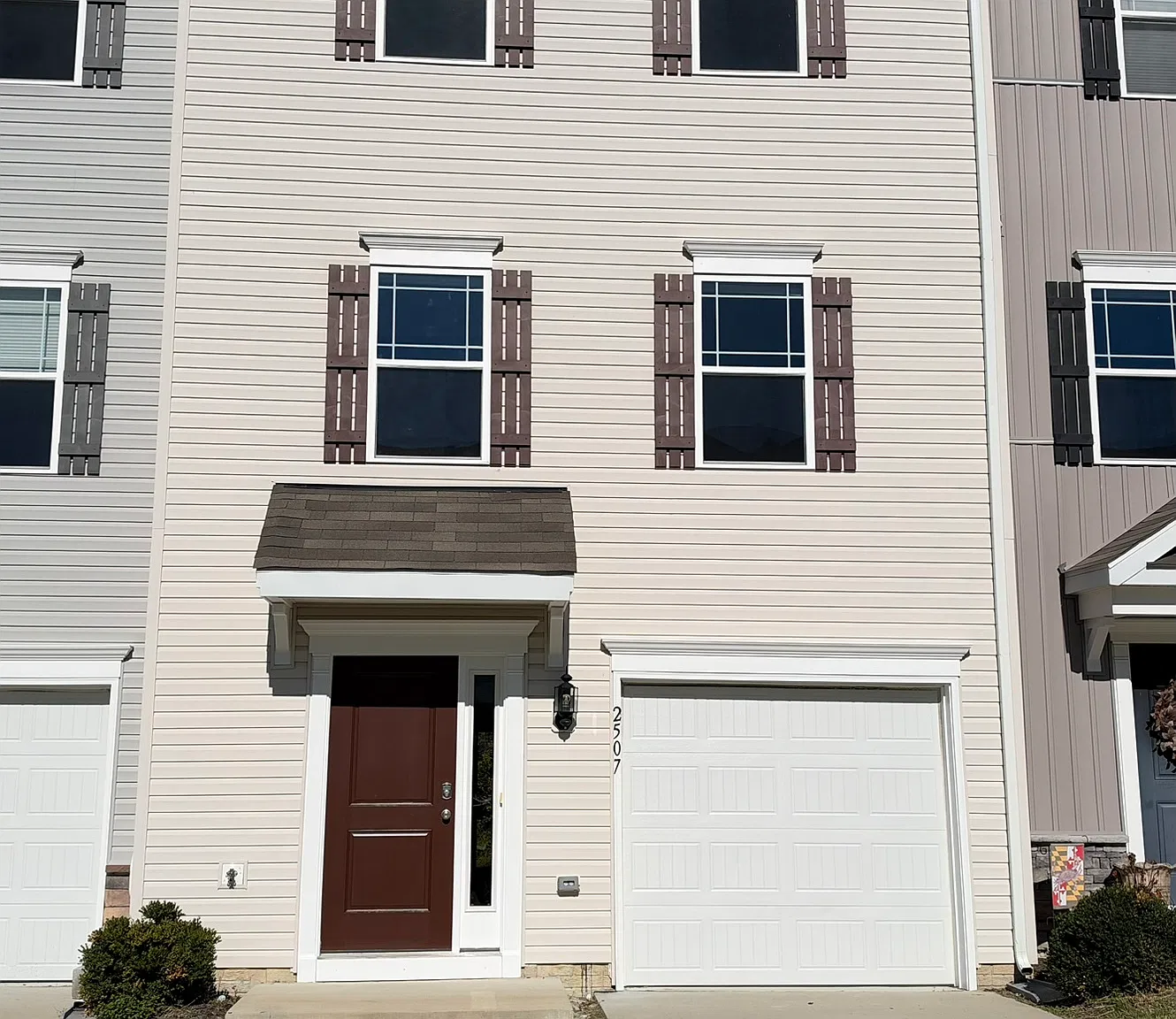 3 bed, 2.5 bath, 1850 sqft, $1,945 — Photo 1