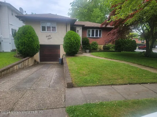 63 Durges St, Staten Island, NY 10304