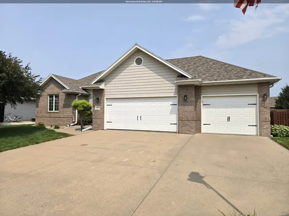 415 Brookshire Ct, Sergeant Bluff, IA 51054