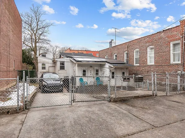 990 E 56th St, Brooklyn, NY 11234