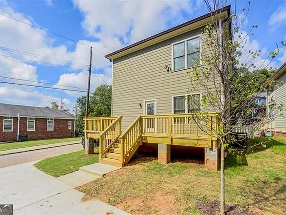 4th image of 1022 Martin St SE