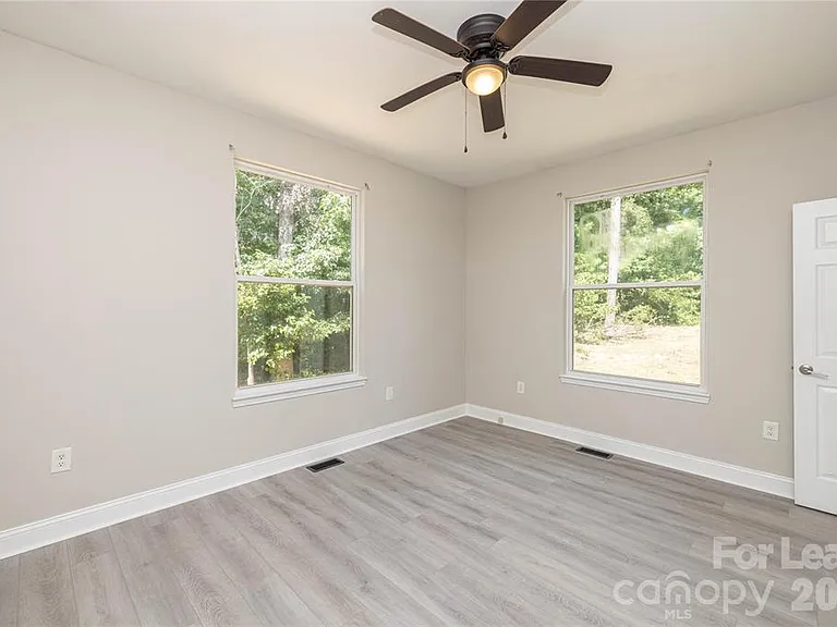 429 Creswell Rd — Photo 14
