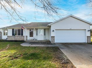 120 Edgewood Dr, Middleville, MI 49333