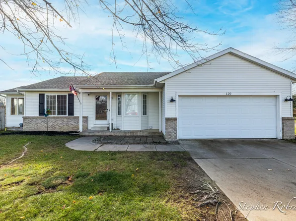 120 Edgewood Dr, Middleville, MI 49333
