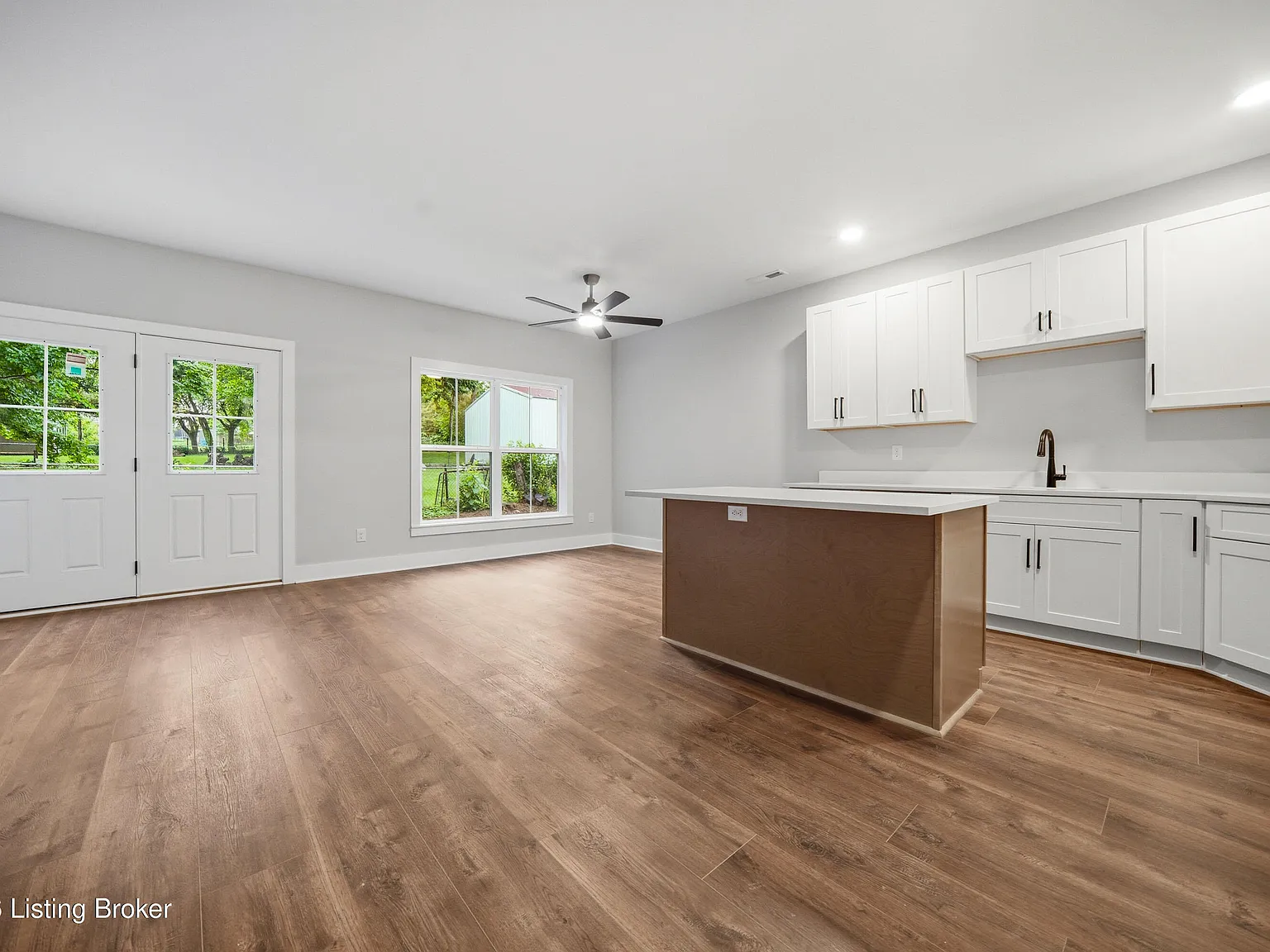 3 bed, 2.5 bath, 1400 sqft, $1,995 — Photo 2