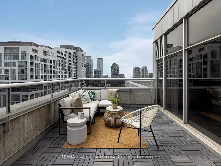 60 Bathurst St #Penthouse 1011 — Photo 26