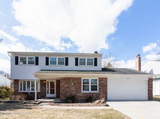 1528 S Naperville Rd, Wheaton, IL 60189