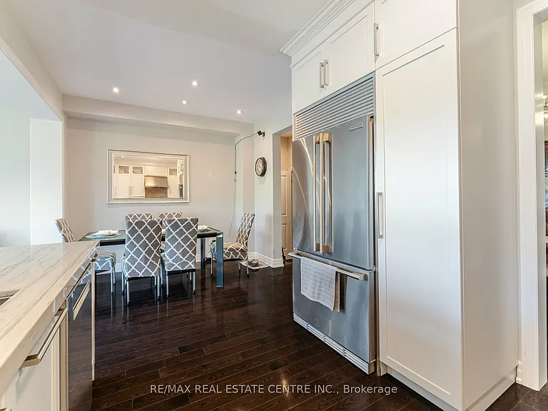 34 Alex Campbell Cres — Photo 6