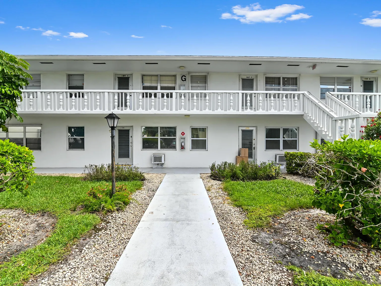 1 bed, 1.5 bath, 646 sqft, $1,350 — Photo 1
