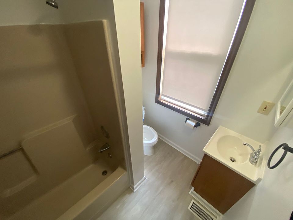 1st image of 9 Gillis St Unit 1