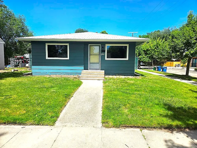 2600 W Jefferson St — Photo 2