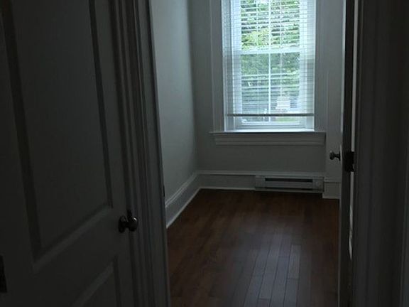4th image of 421 N Stafford Ave #2