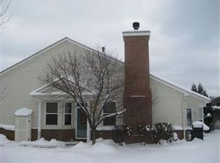 284 Stone Bridge Dr, Northfield, OH