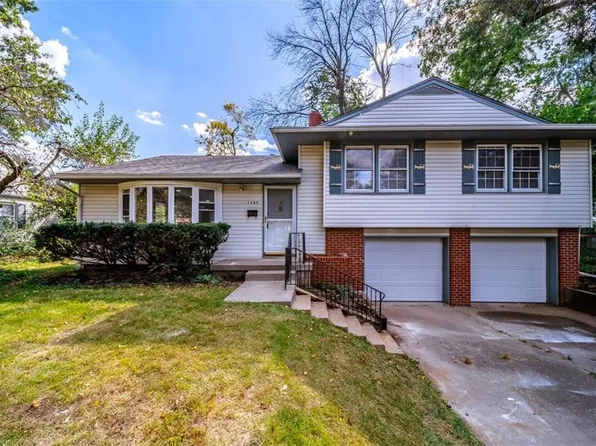 1305 E 125th Ter, Grandview, MO 64030