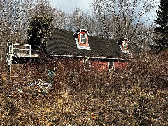 2nd image of 606 Nightingale Ln