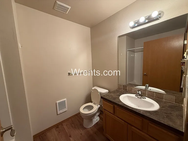 403 S Eastern Rd — Photo 8