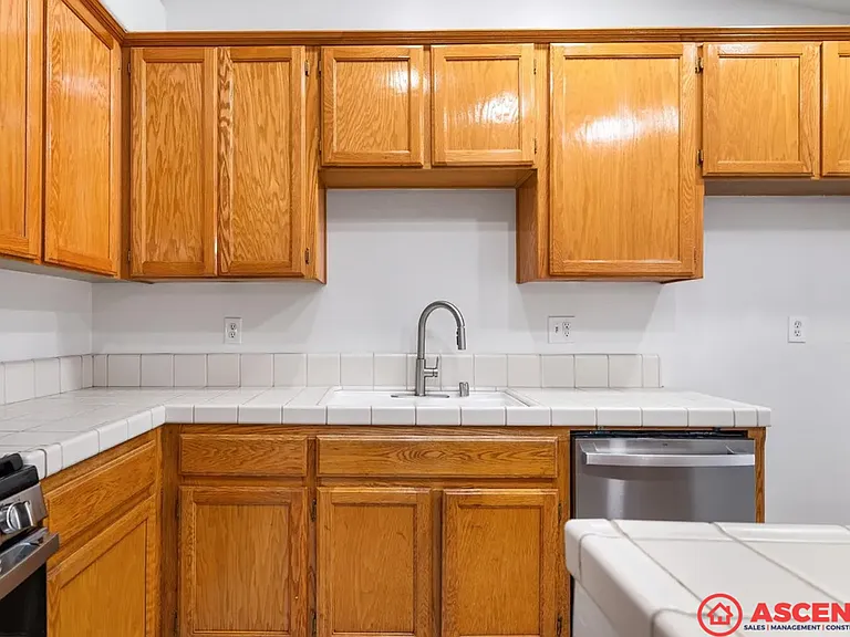 5905 Oneida Falls Dr — Photo 11