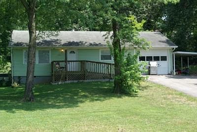 1st image of 3904 Oakwood Ln