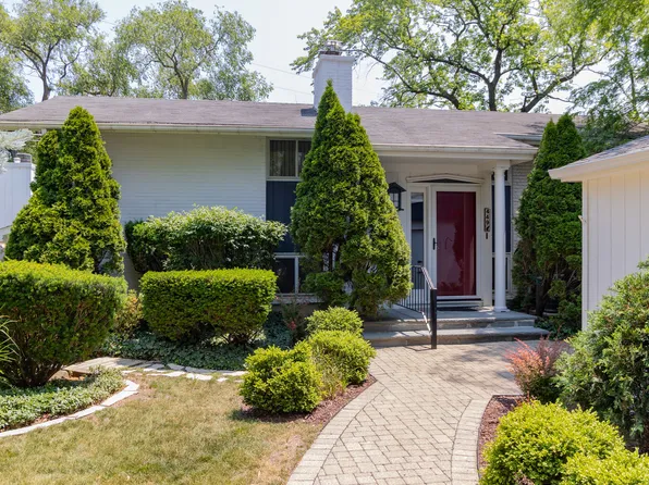 449 Edens Ln, Northfield, IL 60093