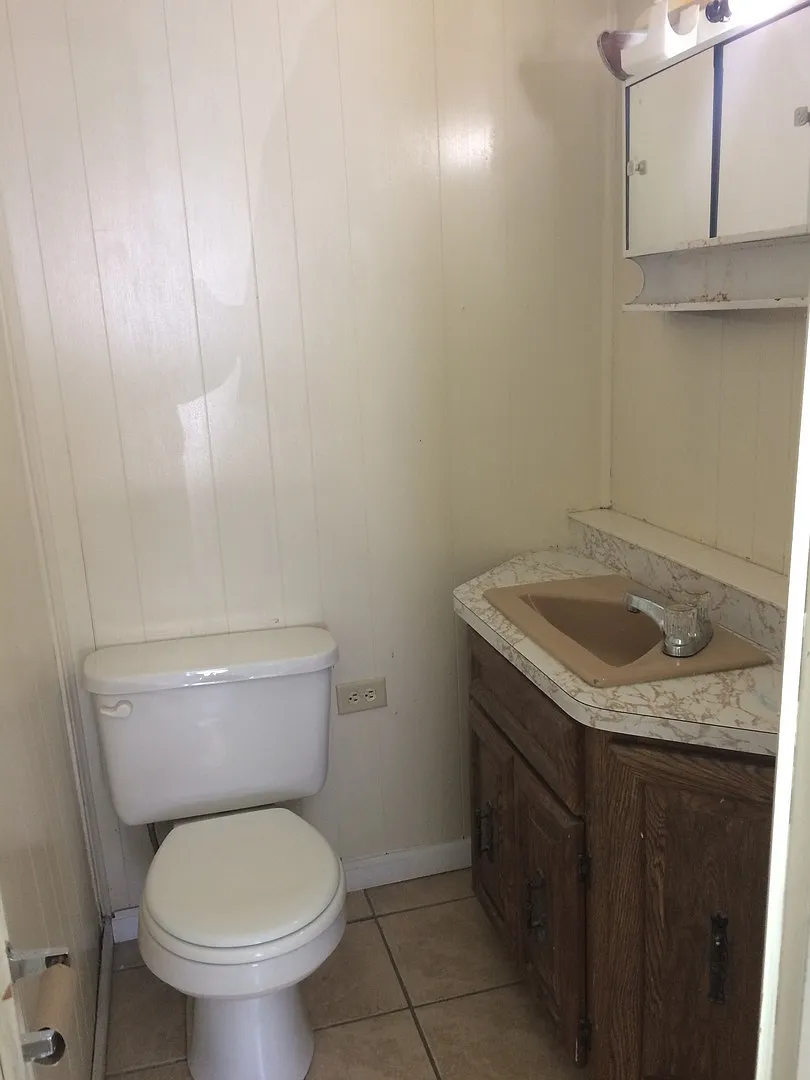 Large 2 Bedroom 1 Bath in MT Washington — Photo 3