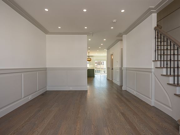 3rd image of 7 Victoria Ln #A