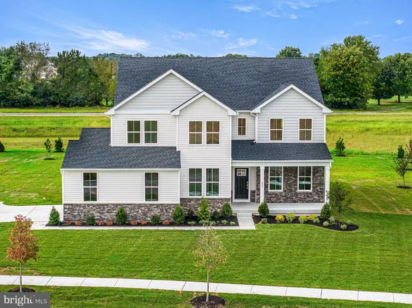 327 Bronzeleaf Dr W, Middletown, DE 19709