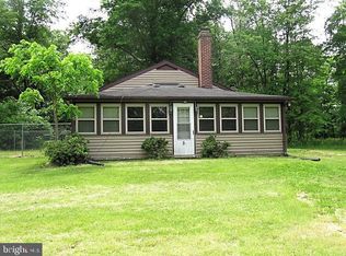 5 S Hickory Ln, New Oxford, PA 17350