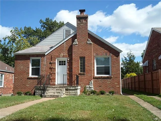 30 Saint Charles Pl photo 1