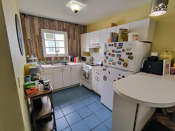 4th image of 833 10th St #203