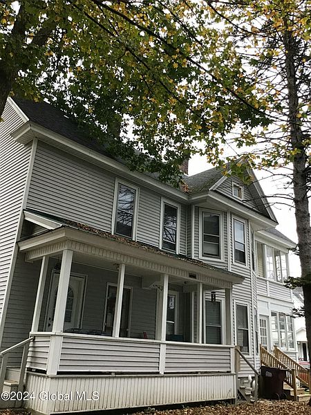 3rd image of 23 Lexington Avenue