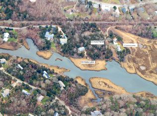 33 Deely Ln, Falmouth, MA 02540