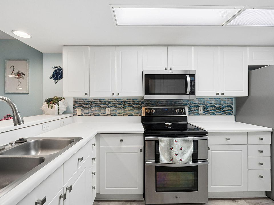1st image of 895 Santa Rosa Blvd #415/415A