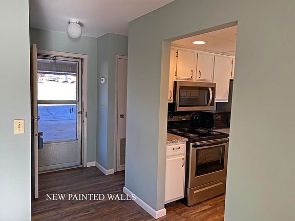 4th image of 65 Lakeshore Ter Unit 18