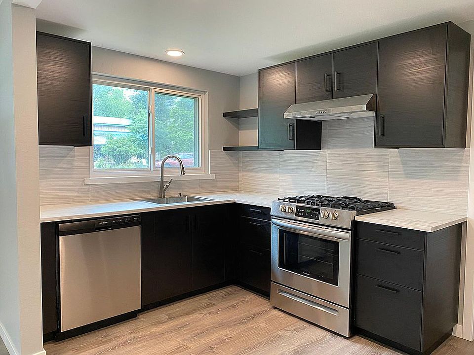 New kitchen with gas stove