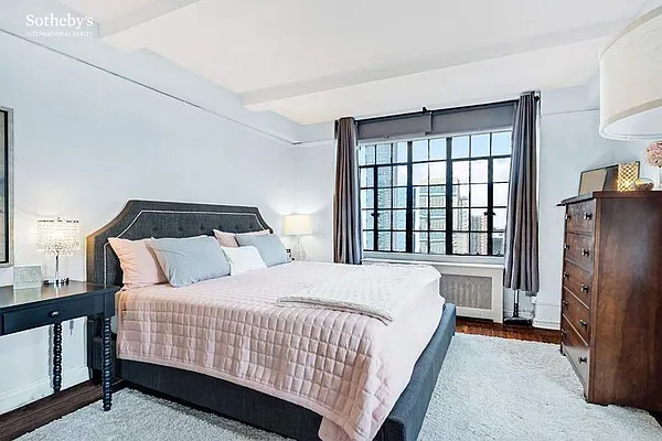 Rented by Sotheby's International Realty | media 28