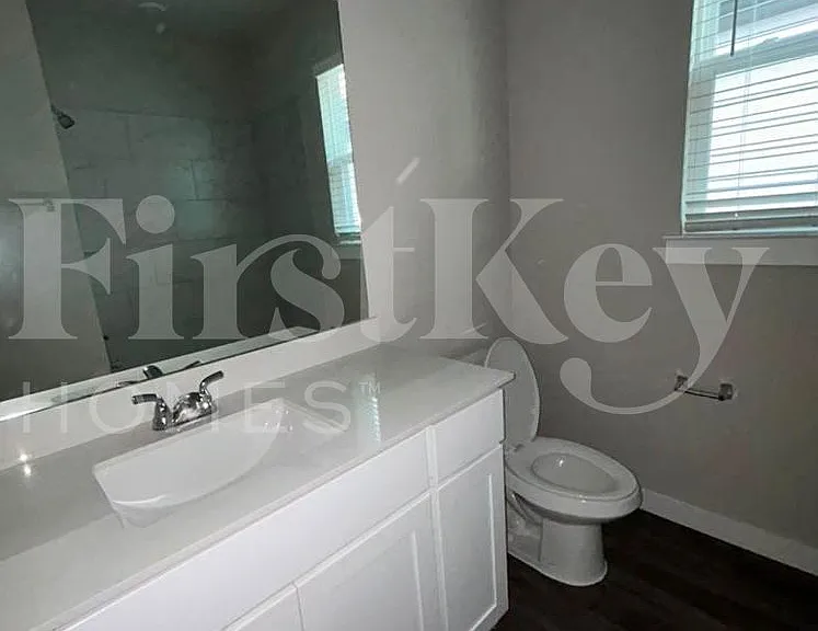305 N Centro Cir — Photo 10