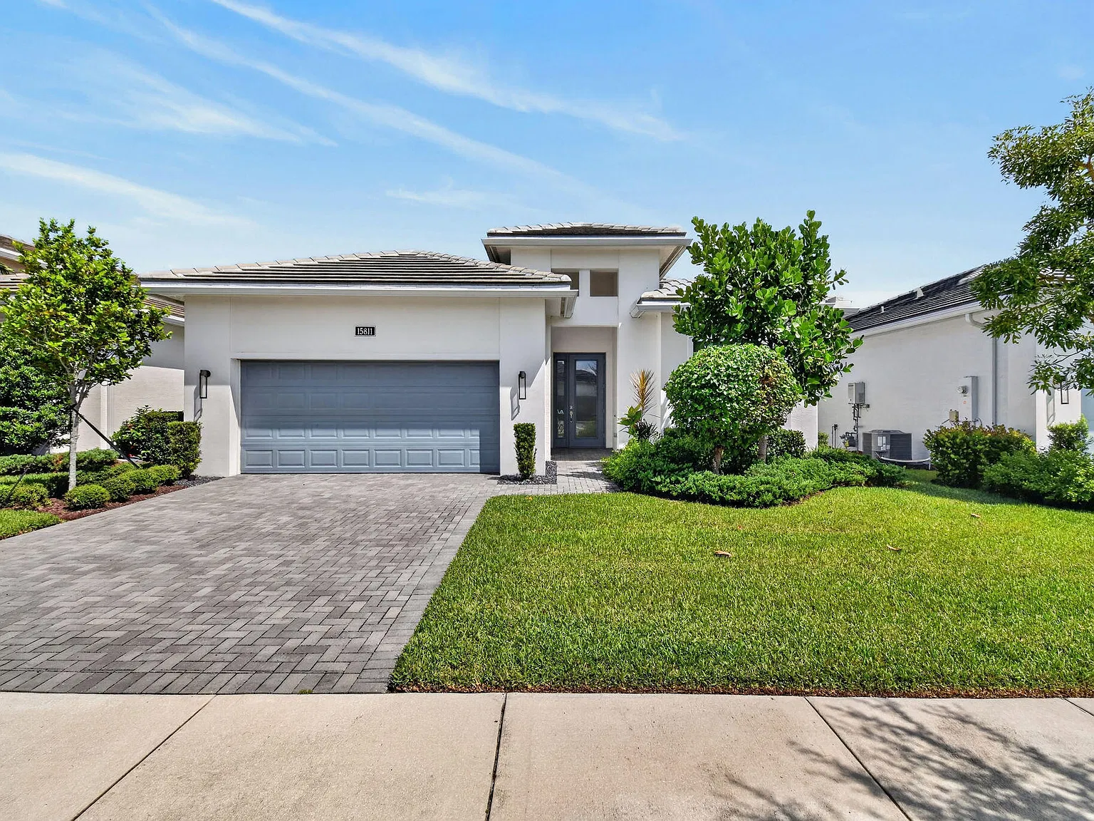 3 bed, 3.0 bath, 2200 sqft, $4,600 — Photo 1
