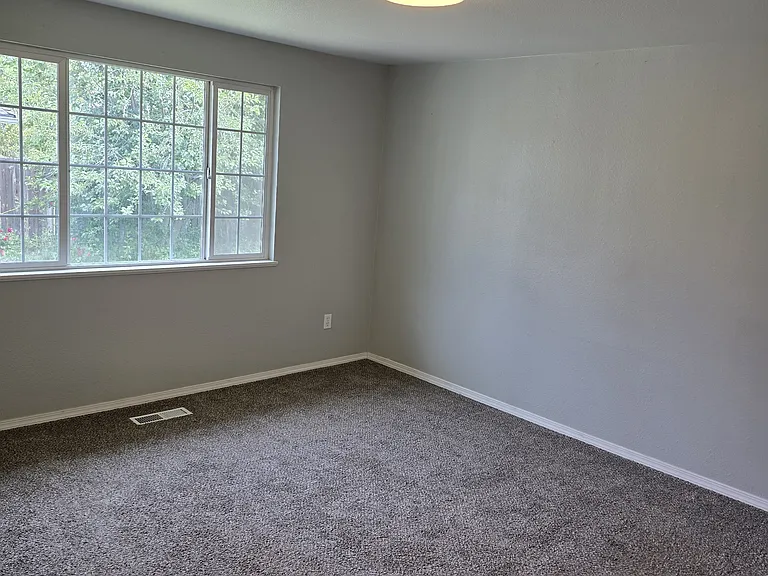 2609 Berkeley St — Photo 9