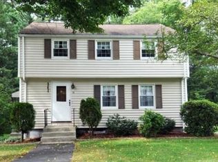 16 Corcoran Rd, Burlington, MA 01803