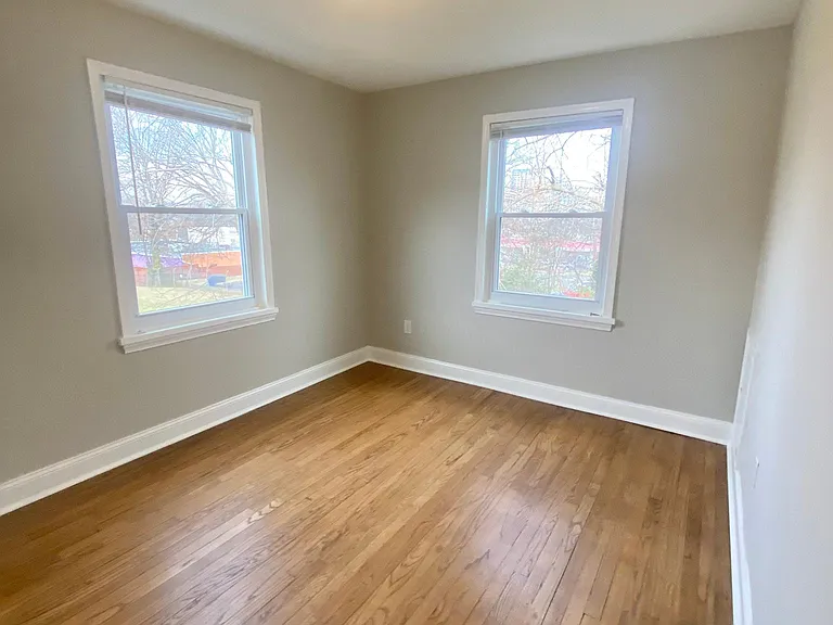 2306 Glendale Ter #2306 — Photo 6