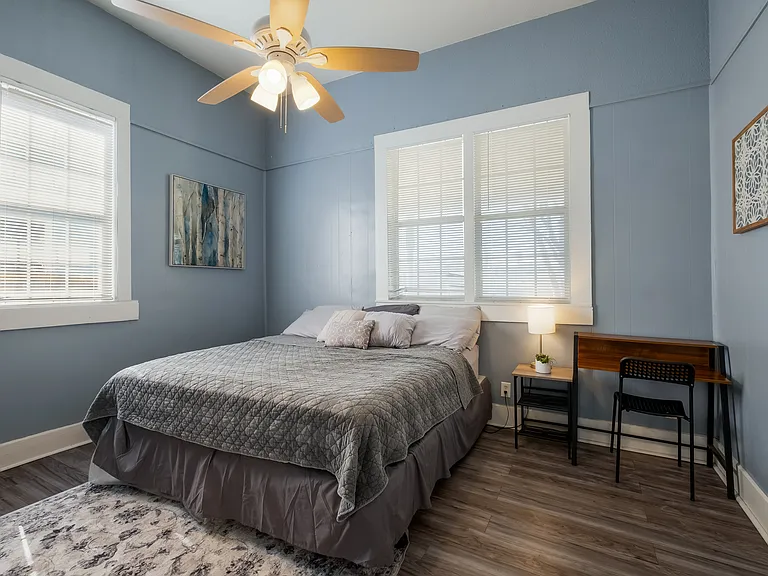 226 S Hackberry St — Photo 4