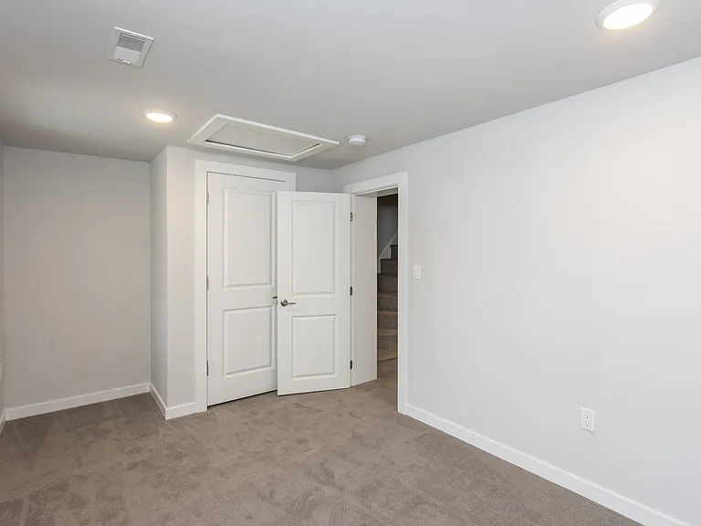 126 W 5th Ave — Photo 7