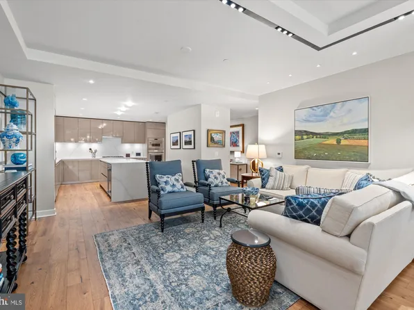 1781 N Pierce St APT 202, Arlington, VA 22201