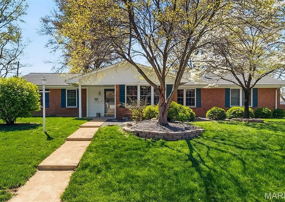 1st image of 224 Churchill Dr