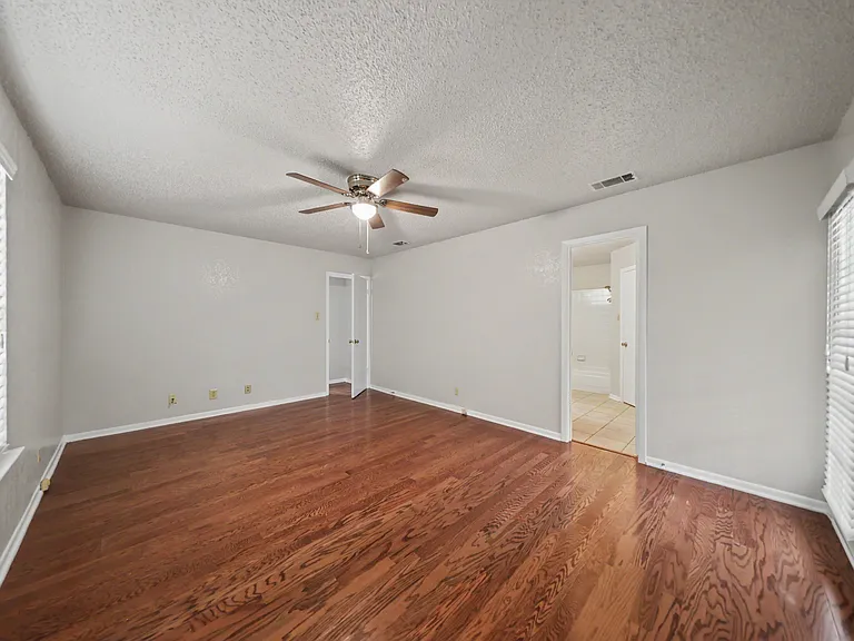 2433 Canyon Creek Dr — Photo 14