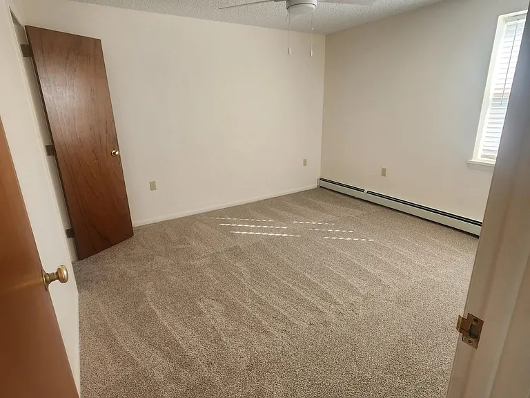 400 Broad St #4 — Photo 15
